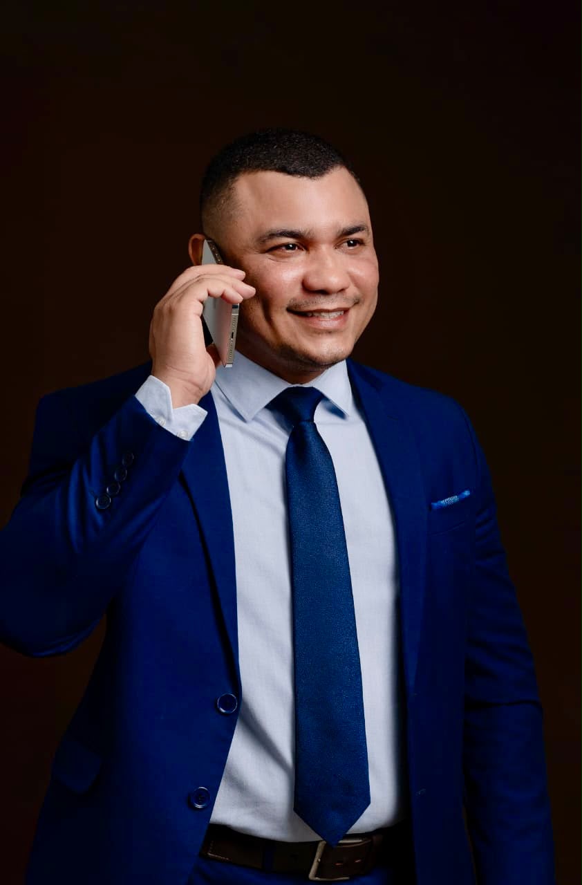 Dr. Vanailson Marques - Especialista em Direito Tributário